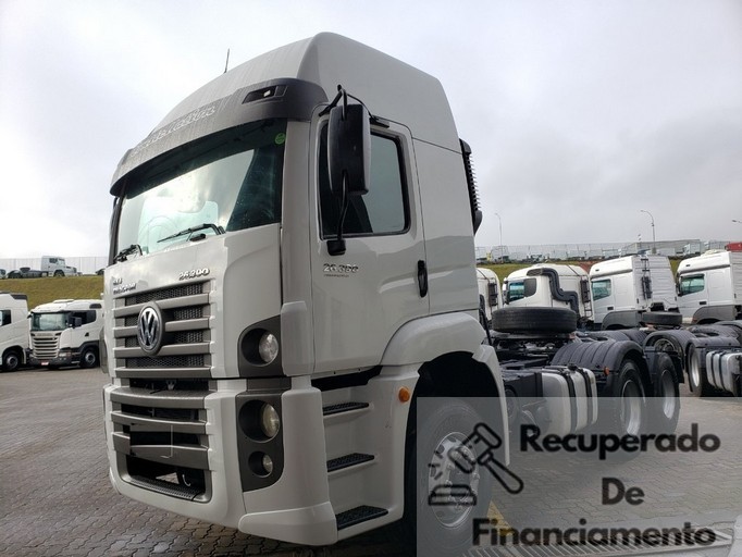 Vw 26.390 6x4 Constellation Ano 2013