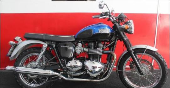 TRIUMPH BONNEVILLE T100